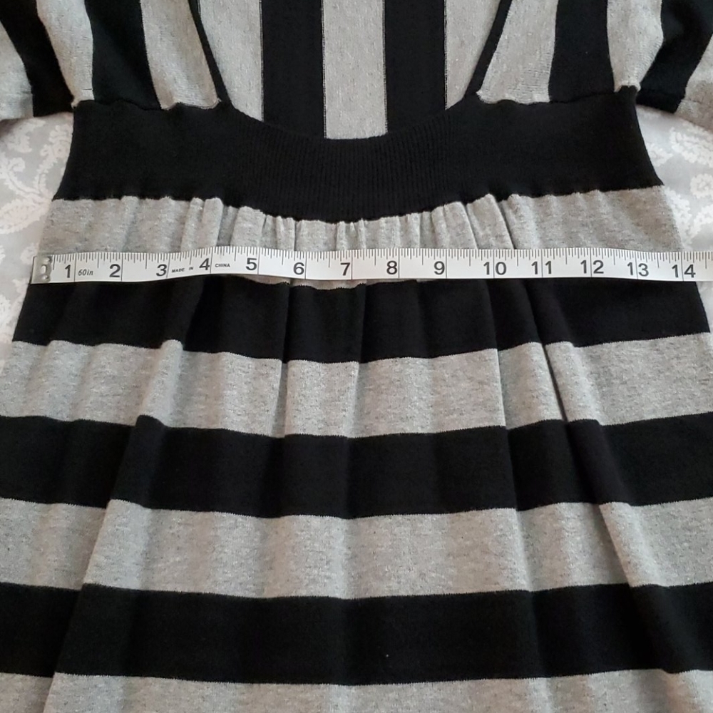 Dress - Picture 6 of 10